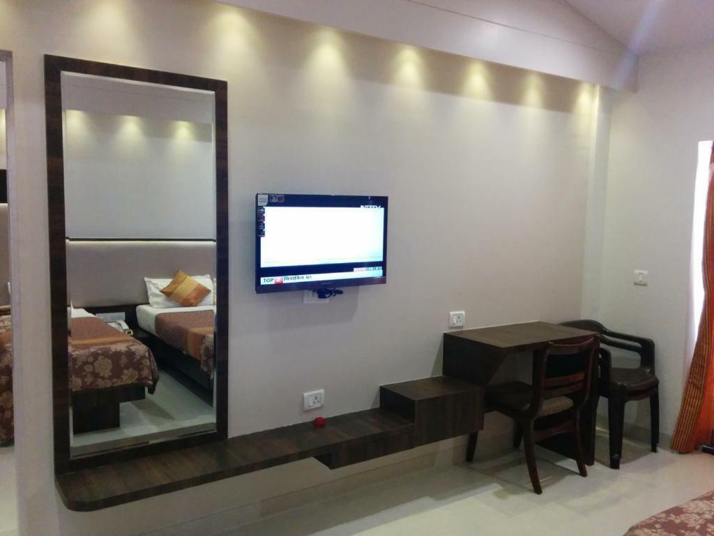 Usha Ascot Otel Matheran Dış mekan fotoğraf