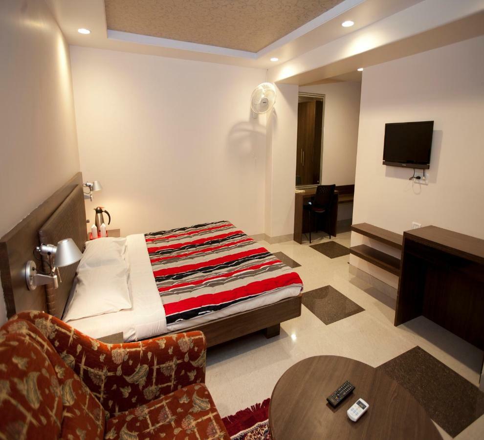 Usha Ascot Otel Matheran Dış mekan fotoğraf