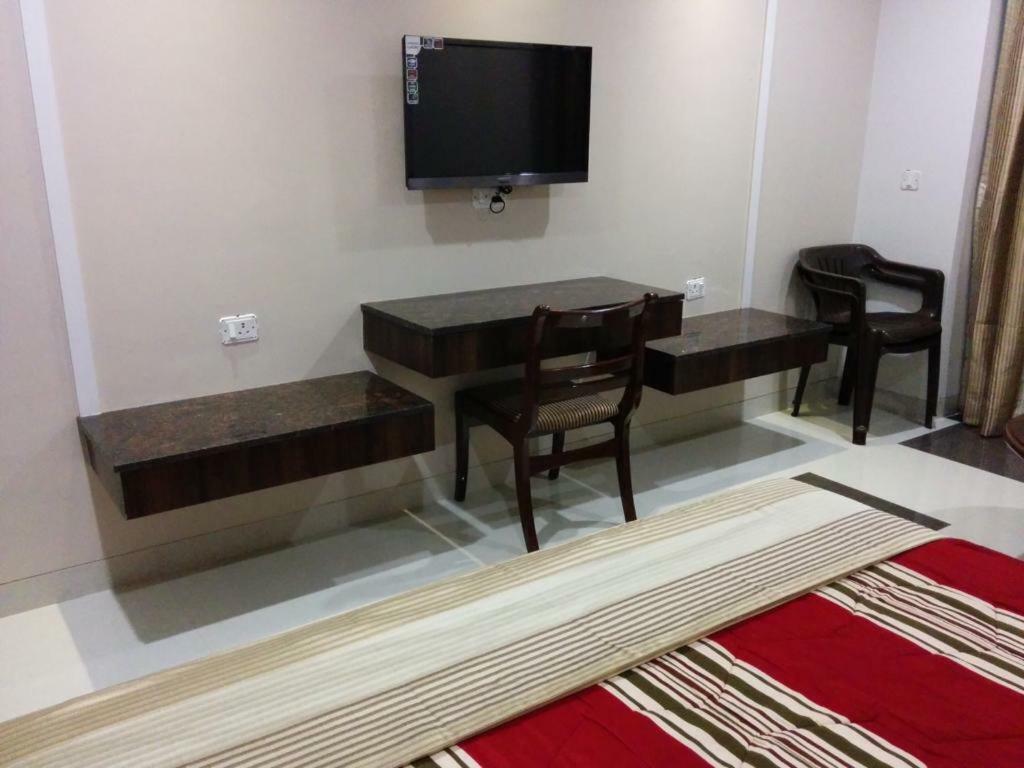 Usha Ascot Otel Matheran Dış mekan fotoğraf