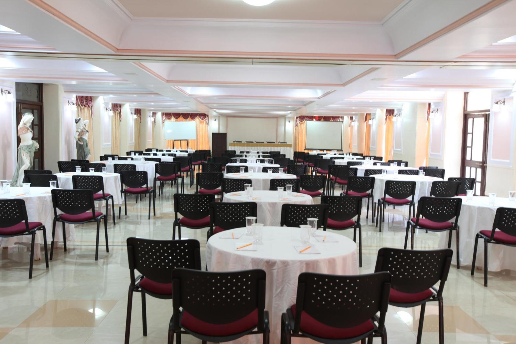 Usha Ascot Otel Matheran Dış mekan fotoğraf