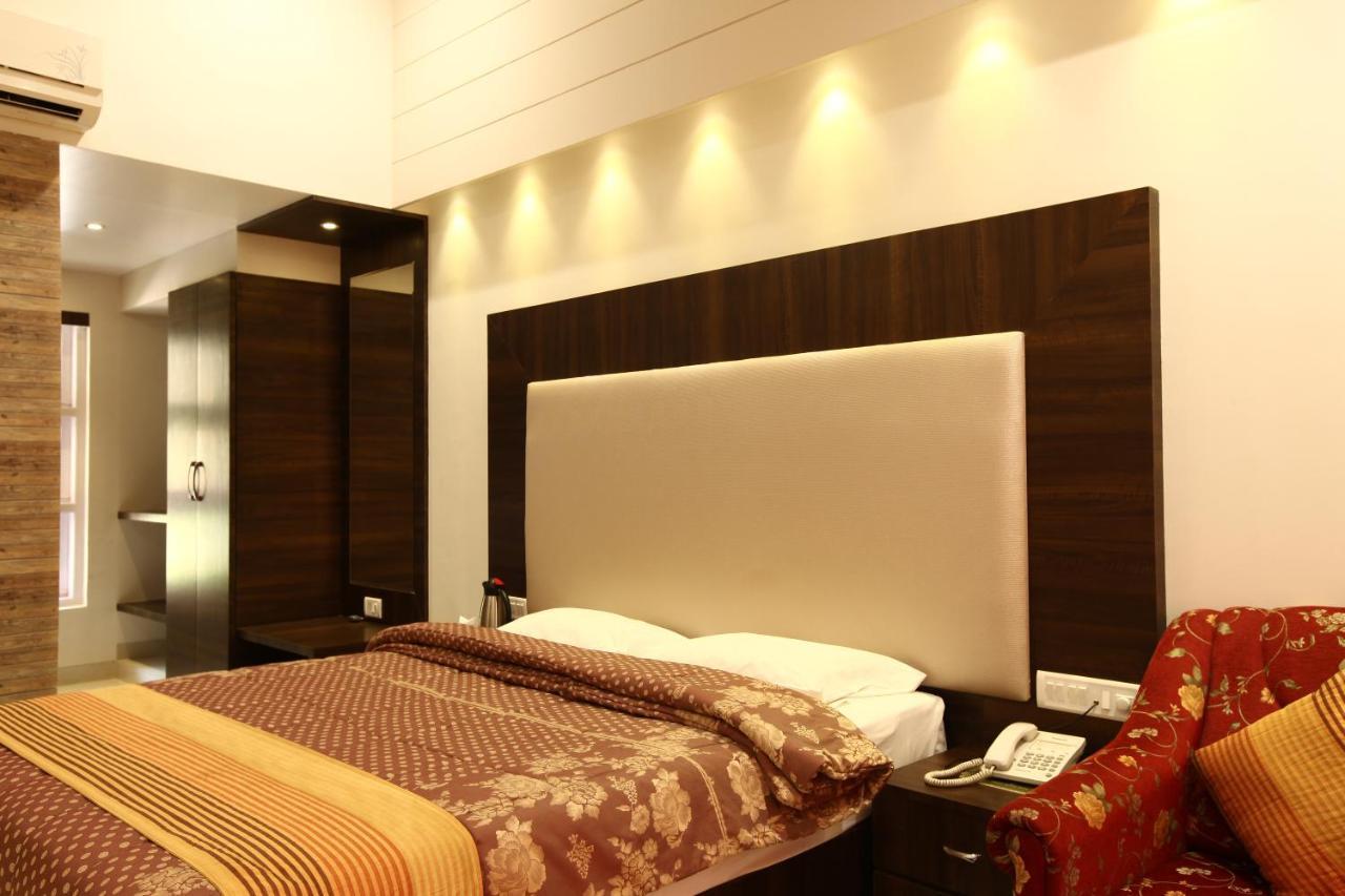 Usha Ascot Otel Matheran Dış mekan fotoğraf